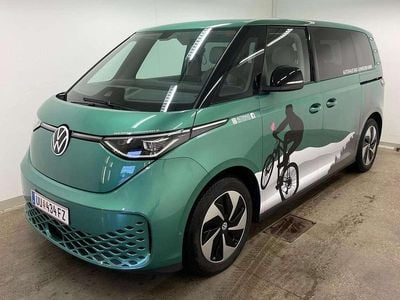 Mittelgrün metallic Gebraucht 2023 VW ID. Buzz Pro Van / Kleinbus | € 49.990 (Teuer)