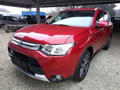 Gebraucht Mitsubishi Outlander Intense+ 150 PS (110 kW) 2015 Rot SUV