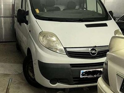 Weiß Gebraucht 2006 Opel Vivaro Edition Van / Kleinbus | € 1.900