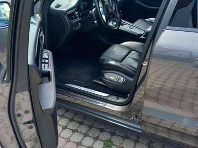 Grau Gebraucht 2015 Porsche Macan S SUV | € 35.000 (Fairer Preis)
