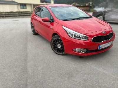 Rot Gebraucht 2014 Kia Ceed Kleinwagen | € 7.999 (Fairer Preis)