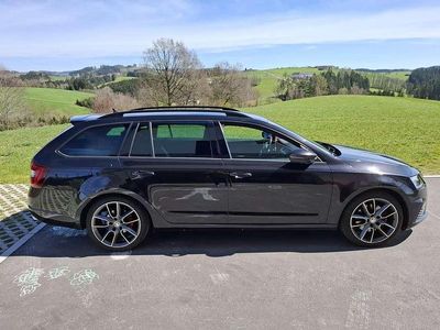 Schwarz Gebraucht 2018 Skoda Octavia RS Kombi | € 20.999 (Etwas zu teuer)