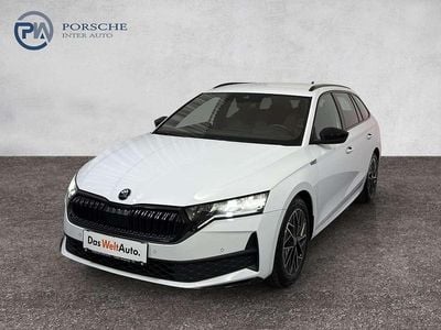 Weiss metallic Gebraucht 2024 Skoda Octavia SportLine Kombi | € 33.990 (Teuer)