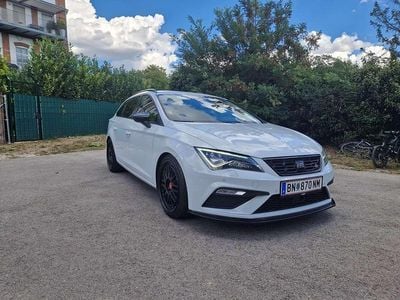 Weiß Gebraucht 2019 Seat Leon ST FR Kombi | € 20.790 (Teuer)