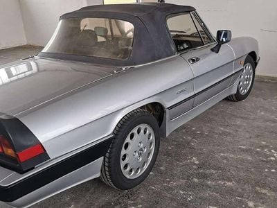 Silber Gebraucht 1987 Alfa Romeo Spider Cabrio | € 23.600