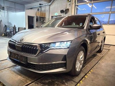 Grau Neu 2025 Skoda Octavia Selection Kombi | € 35.500 (Guter Preis)