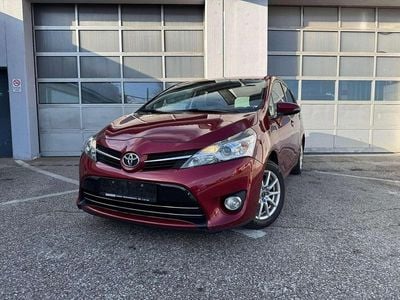 Rot Gebraucht 2017 Toyota Verso Van / Kleinbus | € 12.490