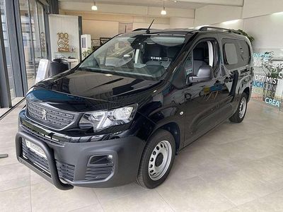 Schwarz Gebraucht 2021 Peugeot Partner Van / Kleinbus | € 42.990