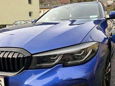 Blau Gebraucht 2021 BMW 330 Sport Line Kombi | € 38.000 (Teuer)