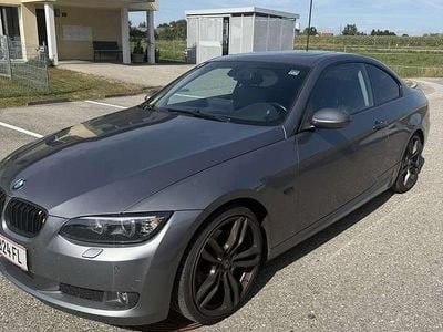 Grau Gebraucht 2007 BMW 320 Coupé | € 8.200 (Fairer Preis)