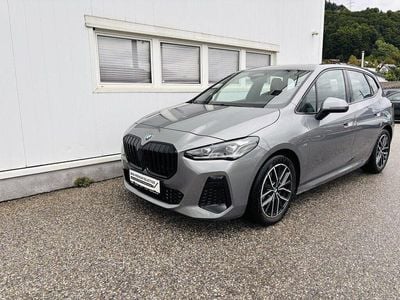 Skyscraper grau Gebraucht 2023 BMW 220 Active Tourer Basis Van / Kleinbus | € 27.900 (Fairer Preis)