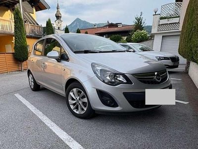 Silber Gebraucht 2014 Opel Corsa Edition Limousine | € 6.125 (Etwas zu teuer)