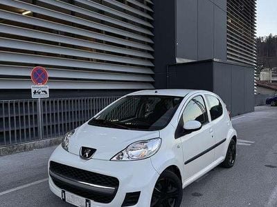 Gebraucht Peugeot 107 68 PS (50 kW) 2010 Kleinwagen