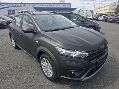 Schwarz Gebraucht 2023 Dacia Sandero Comfort Kleinwagen | € 14.890