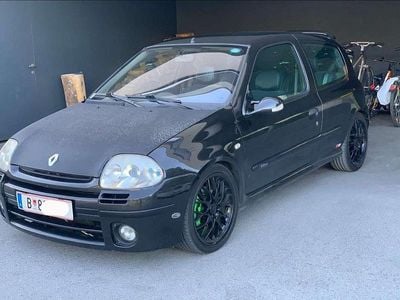 Schwarz Gebraucht 2000 Renault Clio II R.S. Limousine | € 3.500