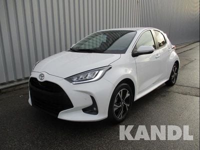 Weiß Gebraucht 2025 Toyota Yaris Hybrid Active Kleinwagen | € 21.990 (Fairer Preis)