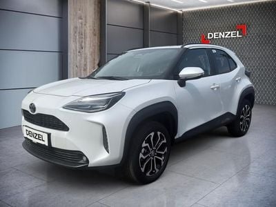 Platinum pearlwhite Neu 2026 Toyota Yaris Hybrid Active Limousine | € 31.890 (Teuer)