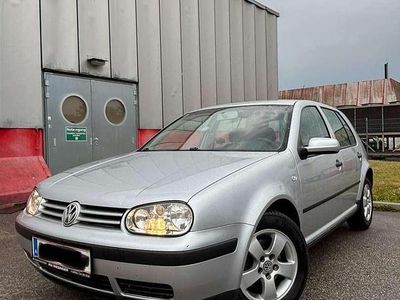 Silber Gebraucht 2004 VW Golf IV Kleinwagen | € 3.500 (Teuer)