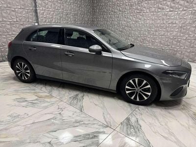 Grau Gebraucht 2024 Mercedes A180 Kleinwagen | € 16.290
