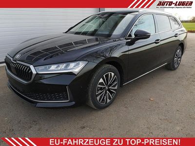 Neu Skoda Superb Selection 193 PS (141 kW) 2025 Pebble silver metallic Kombi