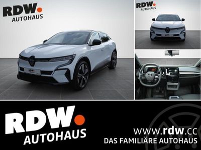 Weiß Gebraucht 2023 Renault Mégane Iconic Limousine | € 36.290