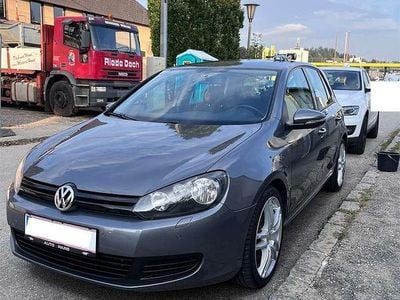 Grau Gebraucht 2012 VW Golf VII Comfortline Limousine | € 7.600 (Fairer Preis)