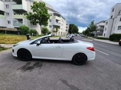 Weiß Gebraucht 2011 Peugeot 308 CC Allure Cabrio | € 6.000