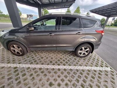 Grau Gebraucht 2016 Ford Kuga SUV | € 15.000 (Fairer Preis)