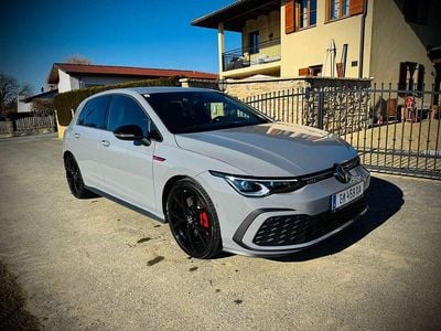 Grau Gebraucht 2023 VW Golf VIII GTI Limousine | € 34.990 (Fairer Preis)