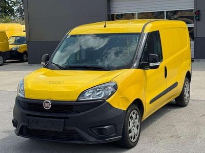 Gebraucht Fiat Doblò Basis 95 PS (69 kW) 2018 Gelb Van / Kleinbus