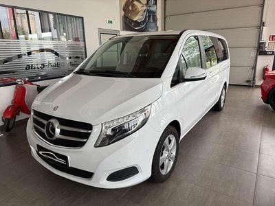 Weiß Gebraucht 2016 Mercedes V250 Van / Kleinbus | € 35.990
