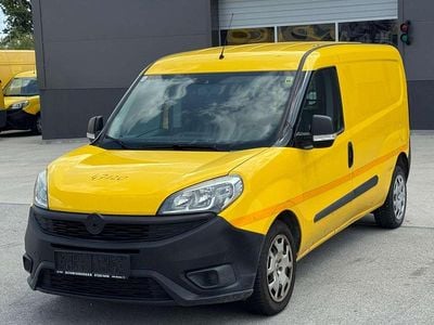 Gebraucht Fiat Doblò Basis 95 PS (69 kW) 2017 Gelb Van / Kleinbus