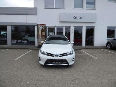 Weiß Gebraucht 2013 Toyota Auris Hybrid Lounge Kombi | € 12.990
