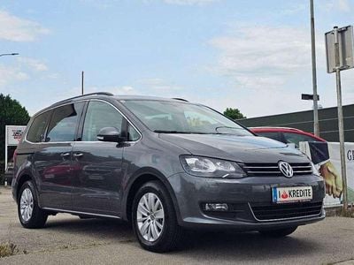 Grau Gebraucht 2016 VW Sharan Business Van / Kleinbus | € 17.990 (Fairer Preis)