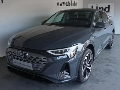 Hellgrau metallic Gebraucht 2023 Audi Q8 e-tron Business SUV | € 49.990 (Superpreis)