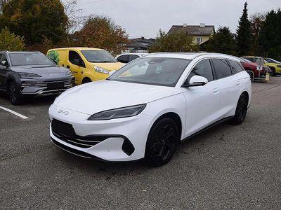 Weiß Neu 2025 BYD Seal Comfort Kombi | € 39.980 (Teuer)