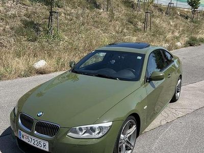 Grün Gebraucht 2013 BMW 330 M Sport Coupé | € 18.000