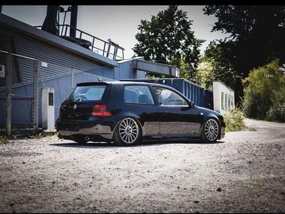 Schwarz Gebraucht 2003 VW Golf IV R Limousine | € 26.990