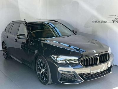 Grau Gebraucht 2022 BMW 520 M Sport Kombi | € 39.890 (Fairer Preis)