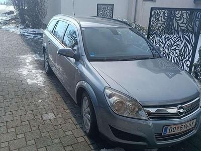 Grau Gebraucht 2009 Opel Astra Edition Kombi | € 2.900 (Teuer)