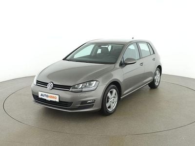 Grau Gebraucht 2017 VW Golf VII Comfortline Limousine | € 16.490 (Fairer Preis)