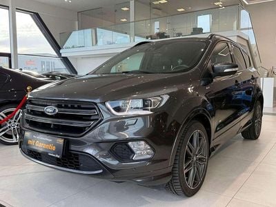 Grau Gebraucht 2017 Ford Kuga ST-Line SUV | € 15.980 (Etwas zu teuer)