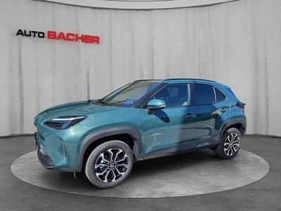Grün Neu 2025 Toyota Yaris Cross Active SUV | € 31.244 (Etwas zu teuer)