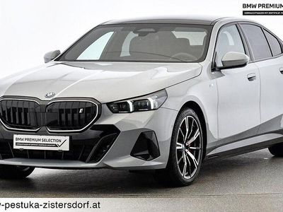 M brooklyn grau Gebraucht 2024 BMW i5 Shadowline Limousine | € 69.890