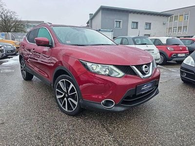 Gebraucht Nissan Qashqai Acenta 163 PS (119 kW) 2015 Rot SUV