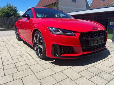 Rot Gebraucht 2019 Audi TT Roadster Cabrio | € 33.990
