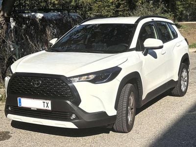 Weiß Gebraucht 2024 Toyota Corolla Cross Active SUV | € 29.900