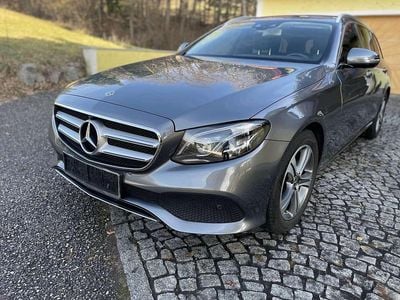 Gebraucht Mercedes E220 Avantgarde 194 PS (142 kW) 2017 Grau Kombi