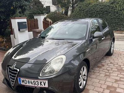 Grau Gebraucht 2011 Alfa Romeo Giulietta Distinctive Limousine | € 2.900 (Fairer Preis)