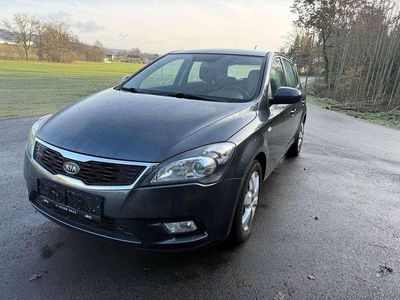 Grau Gebraucht 2010 Kia Ceed Kleinwagen | € 3.700 (Superpreis)